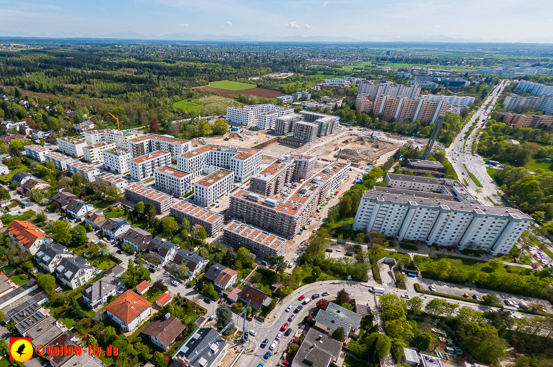 04.05.2023 - Luftbilder vom Alexisqaurtier und Pandion Verde in Neuperlach